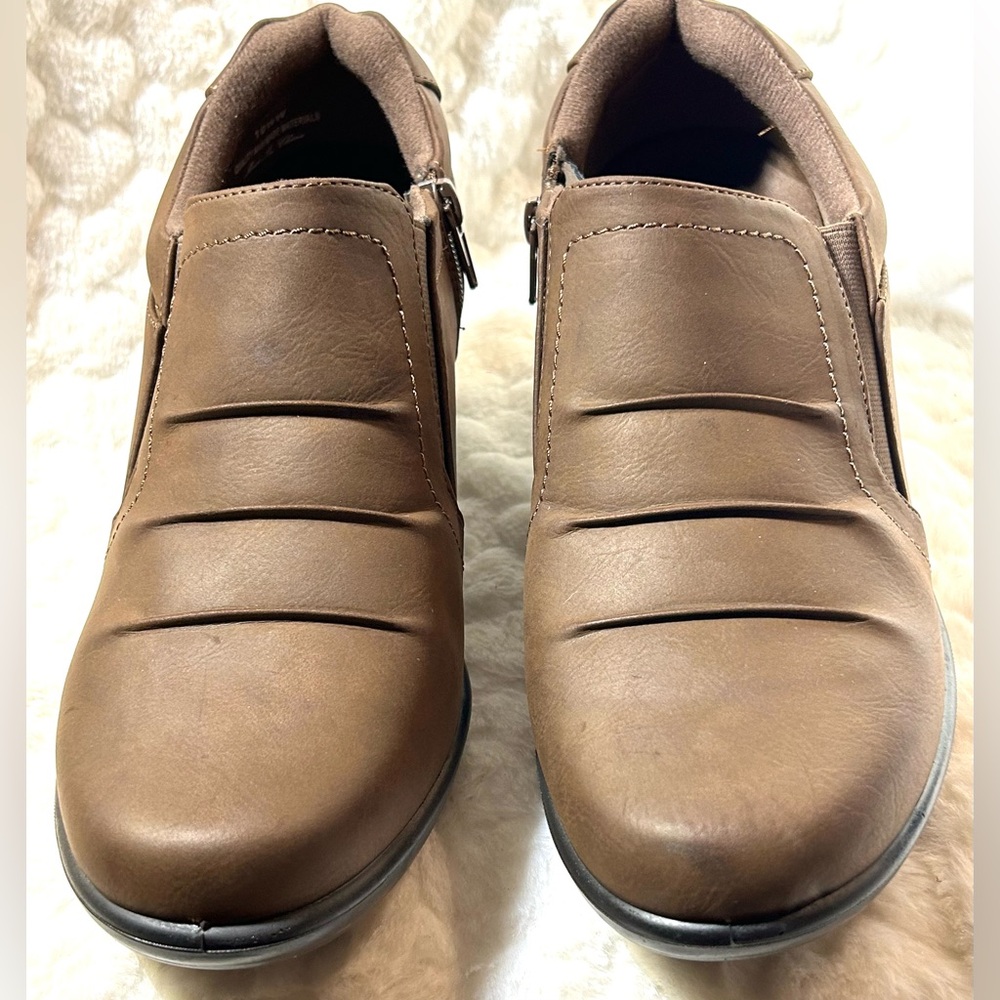 Easy Street Brown Matte comfy ankle booties mules Women's size 10 wide width - Picture 5 of 10